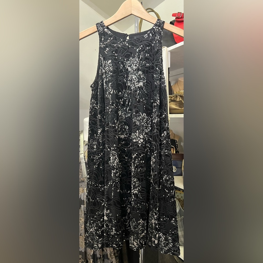 Adrienne Vittadini, Soft velvet, fully lined & has a nice touch of stretch.  S